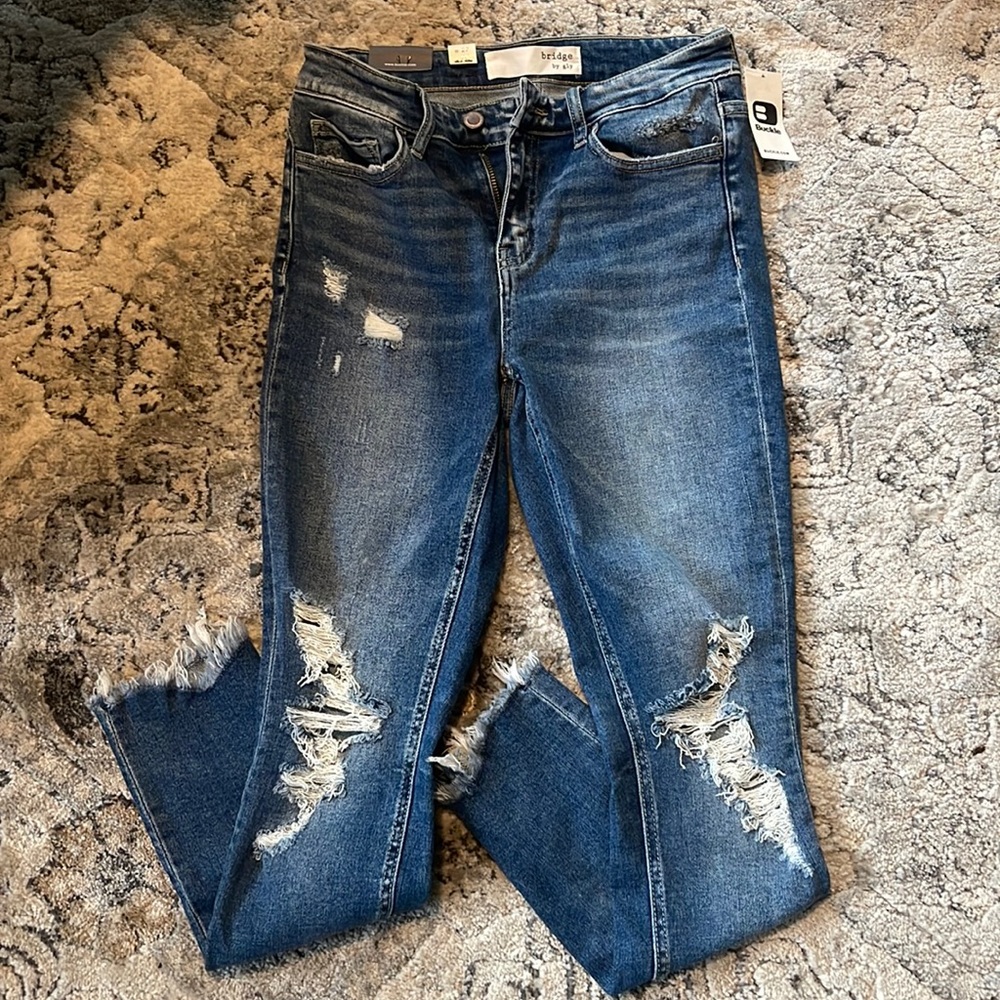 mid-rise ankle skinny jeans, never worn, brand new!